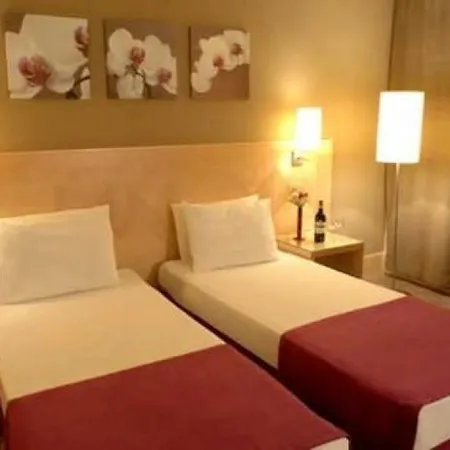 Riva Club - N فندق